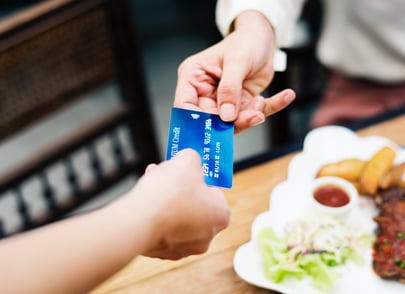 credit card payment in restaurant 