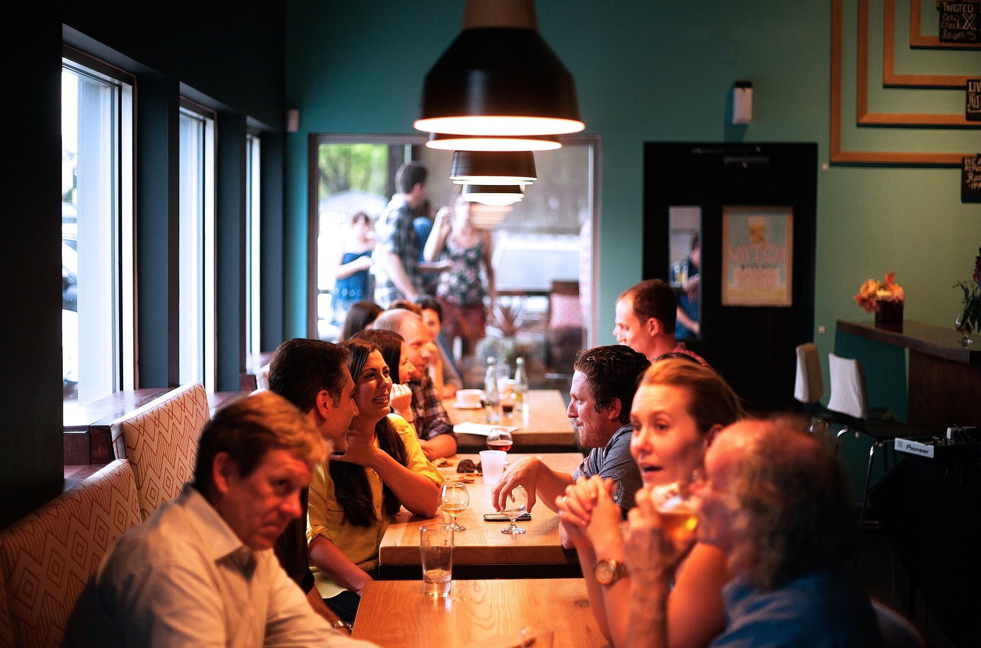 restaurant-690975_1920-1